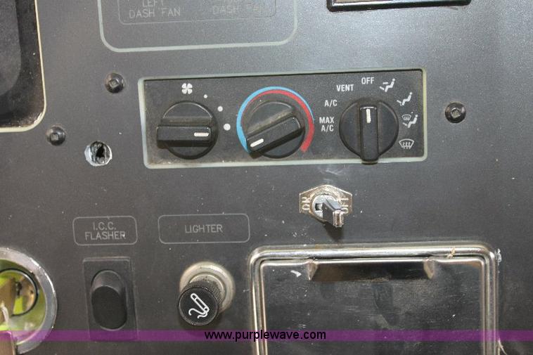 image for item 6087 1998 Odessa Larado 37' motor home