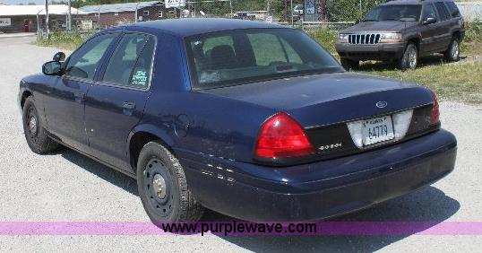 image for item 6096 2005 Ford Crown Victoria Police Interceptor