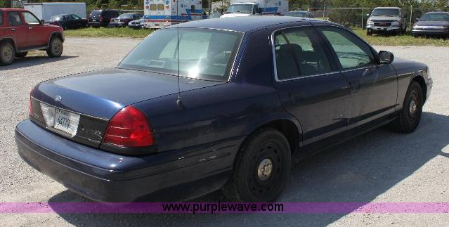 image for item 6096 2005 Ford Crown Victoria Police Interceptor