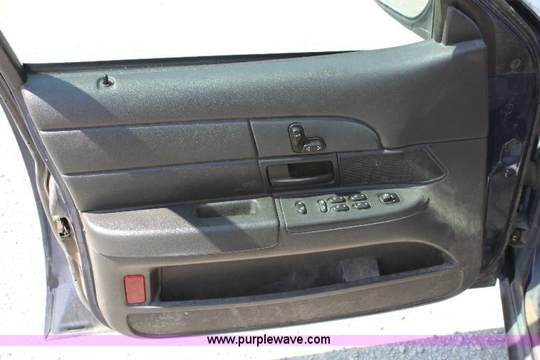 image for item 6096 2005 Ford Crown Victoria Police Interceptor
