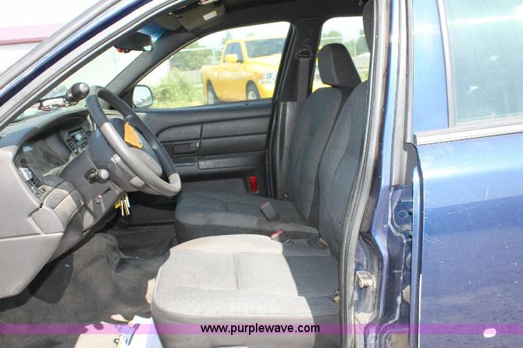 image for item 6096 2005 Ford Crown Victoria Police Interceptor