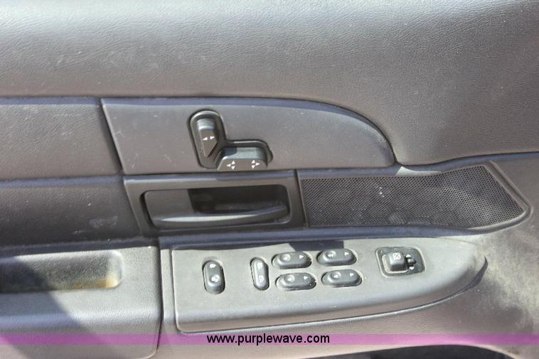 image for item 6096 2005 Ford Crown Victoria Police Interceptor