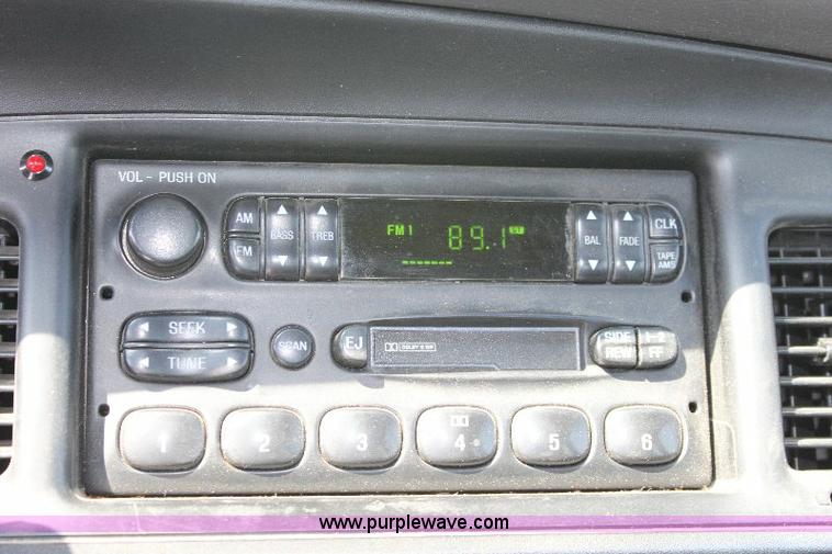 image for item 6096 2005 Ford Crown Victoria Police Interceptor