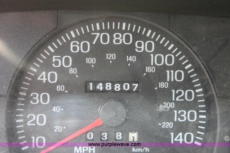 image for item 6096 2005 Ford Crown Victoria Police Interceptor