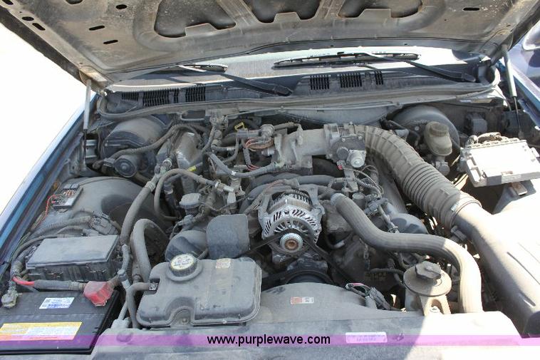 image for item 6096 2005 Ford Crown Victoria Police Interceptor