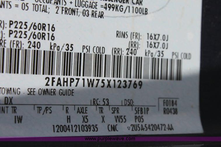 image for item 6096 2005 Ford Crown Victoria Police Interceptor