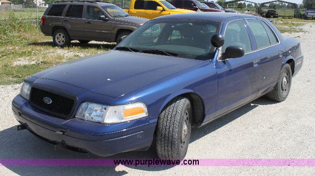 image for item 6097 2005 Ford Crown Victoria Police Interceptor
