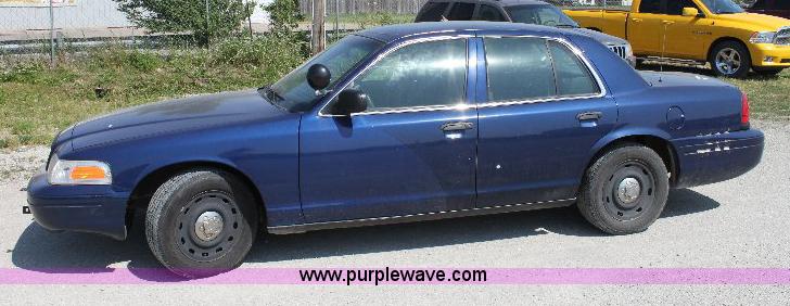 image for item 6097 2005 Ford Crown Victoria Police Interceptor