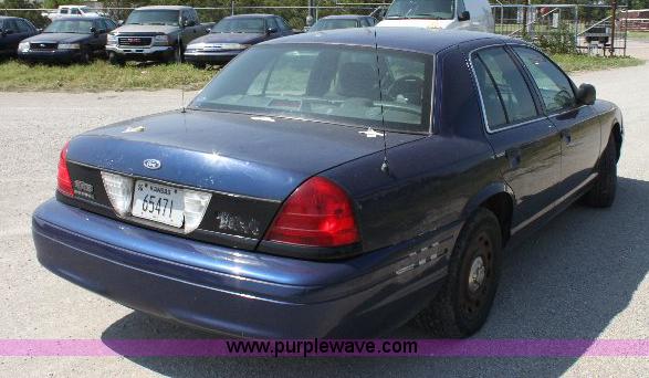 image for item 6097 2005 Ford Crown Victoria Police Interceptor