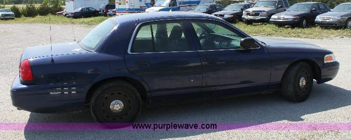 image for item 6097 2005 Ford Crown Victoria Police Interceptor