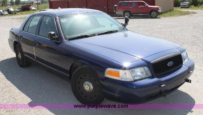 image for item 6097 2005 Ford Crown Victoria Police Interceptor