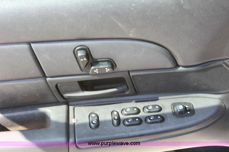 image for item 6097 2005 Ford Crown Victoria Police Interceptor