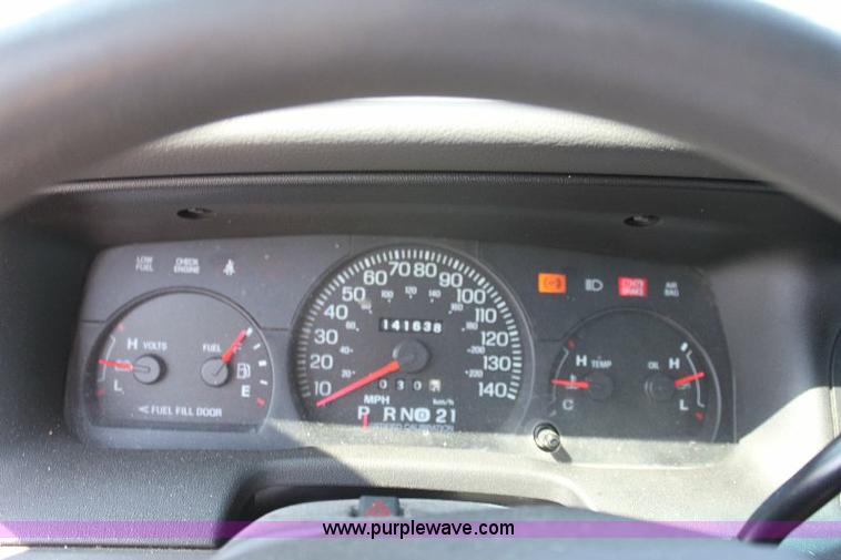 image for item 6097 2005 Ford Crown Victoria Police Interceptor