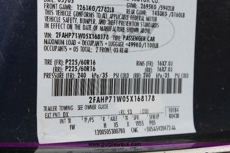 image for item 6097 2005 Ford Crown Victoria Police Interceptor