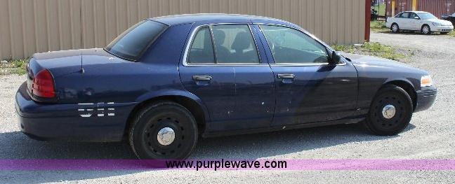 image for item 6099 2005 Ford Crown Victoria Police Interceptor