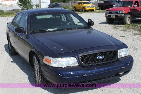 image for item 6099 2005 Ford Crown Victoria Police Interceptor