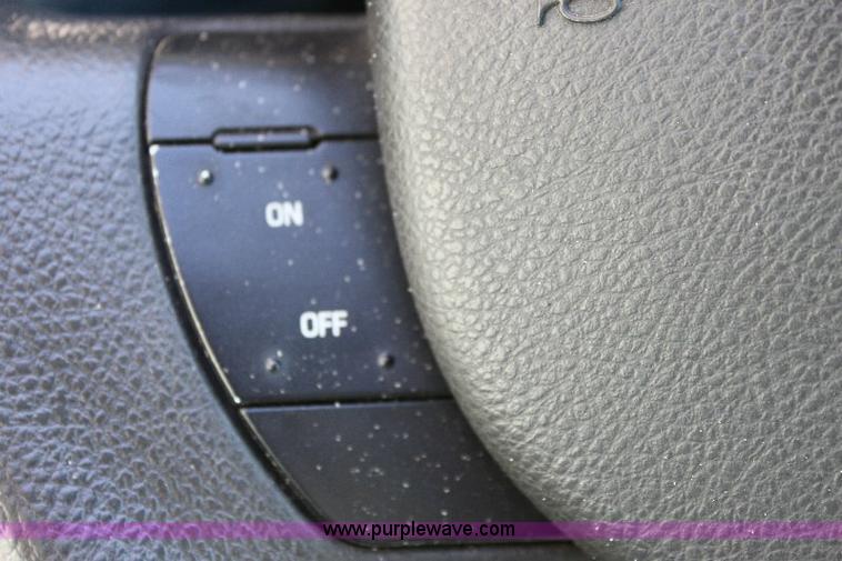 image for item 6099 2005 Ford Crown Victoria Police Interceptor