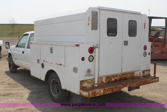 image for item 6251 2000 Chevrolet C3500 pickup truck