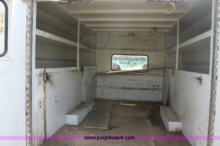 image for item 6251 2000 Chevrolet C3500 pickup truck
