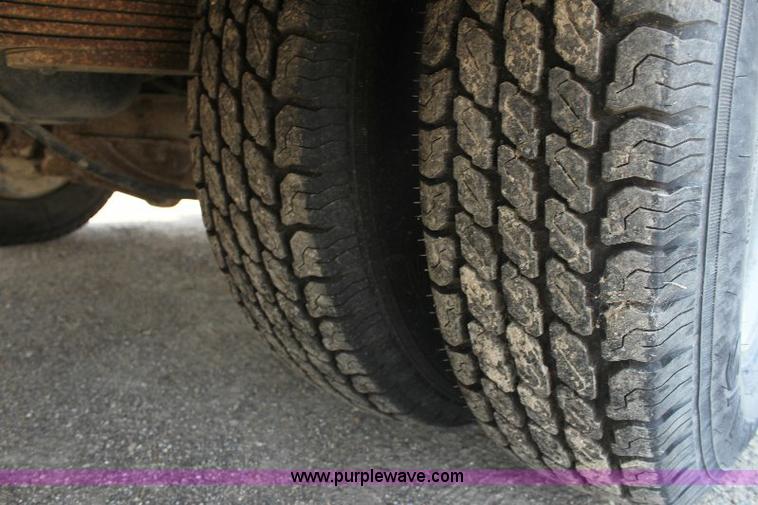 image for item 6251 2000 Chevrolet C3500 pickup truck
