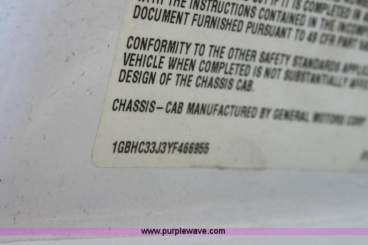 image for item 6251 2000 Chevrolet C3500 pickup truck