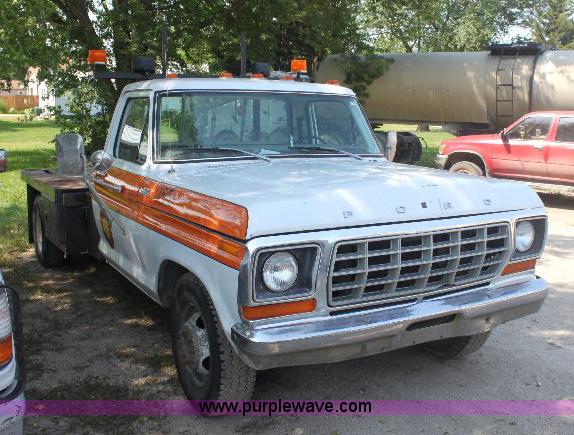 image for item 6271 1978 Ford F350 Custom pickup truck