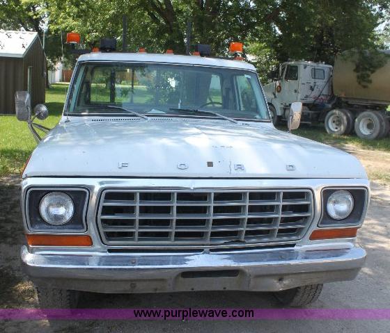 image for item 6271 1978 Ford F350 Custom pickup truck
