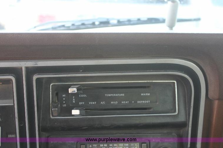 image for item 6271 1978 Ford F350 Custom pickup truck