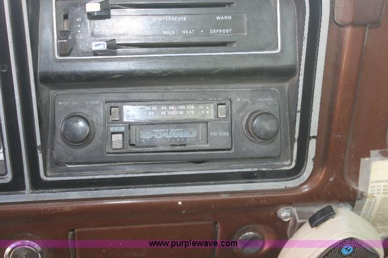 image for item 6271 1978 Ford F350 Custom pickup truck