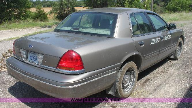 image for item 6273 2001 Ford Crown Victoria Police Interceptor