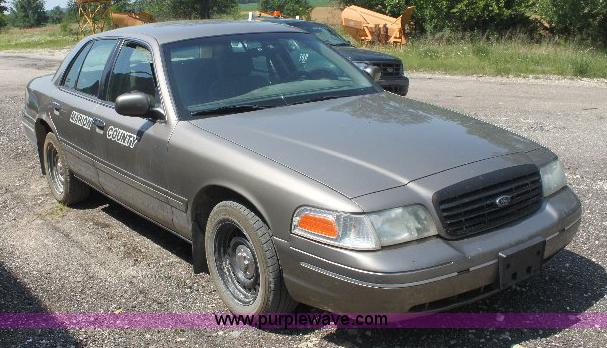 image for item 6273 2001 Ford Crown Victoria Police Interceptor