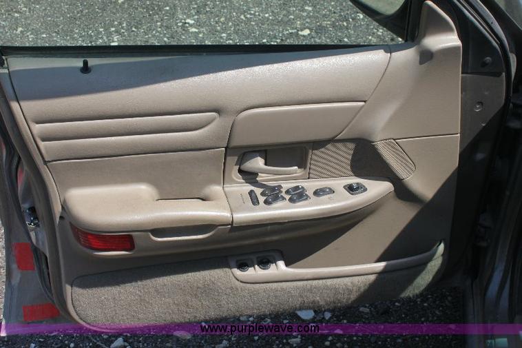 image for item 6273 2001 Ford Crown Victoria Police Interceptor