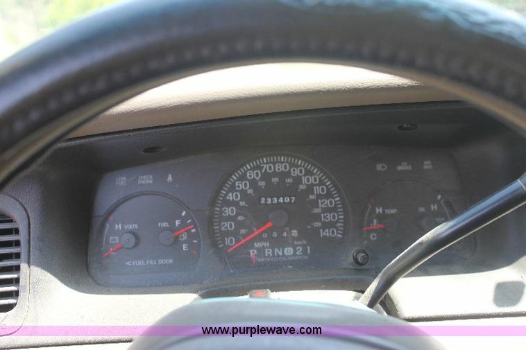 image for item 6273 2001 Ford Crown Victoria Police Interceptor