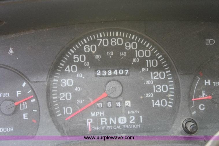 image for item 6273 2001 Ford Crown Victoria Police Interceptor