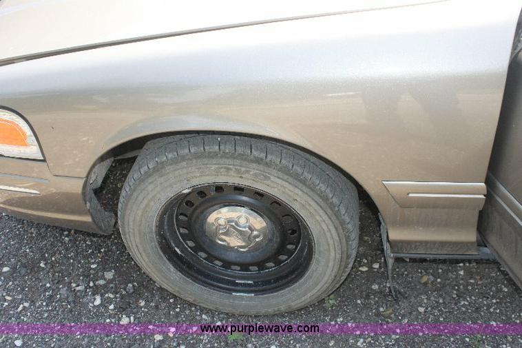 image for item 6273 2001 Ford Crown Victoria Police Interceptor