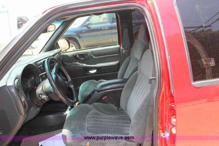 image for item 6276 2002 Chevrolet Blazer LS SUV