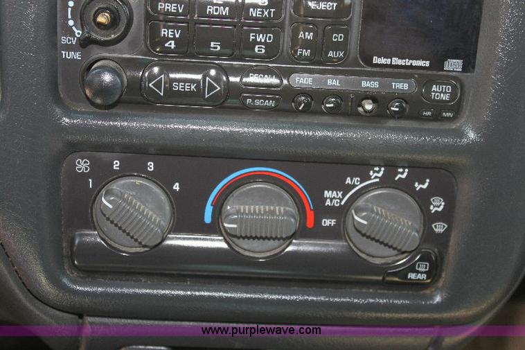 image for item 6276 2002 Chevrolet Blazer LS SUV