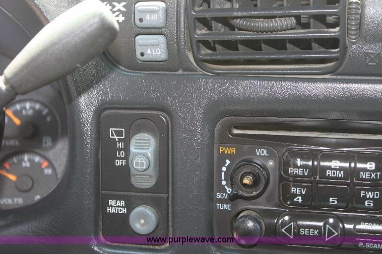 image for item 6276 2002 Chevrolet Blazer LS SUV