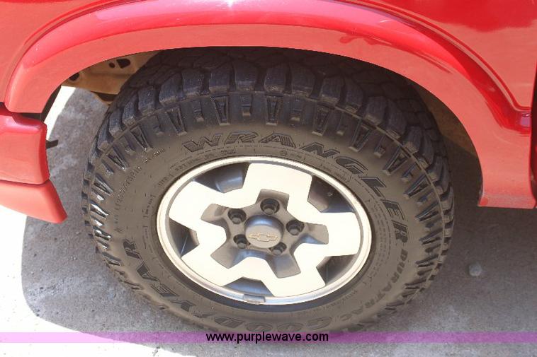 image for item 6276 2002 Chevrolet Blazer LS SUV