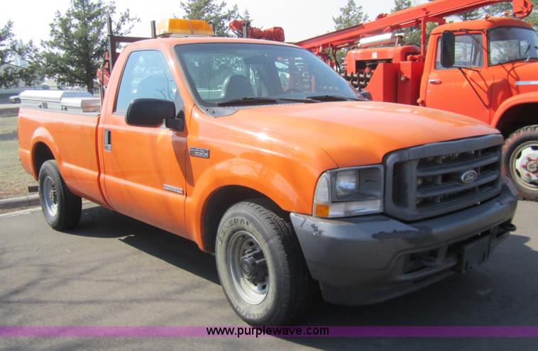 image for item 6439 2003 Ford F250 XL Super Duty pickup truck
