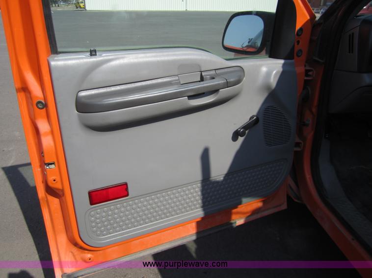 image for item 6439 2003 Ford F250 XL Super Duty pickup truck