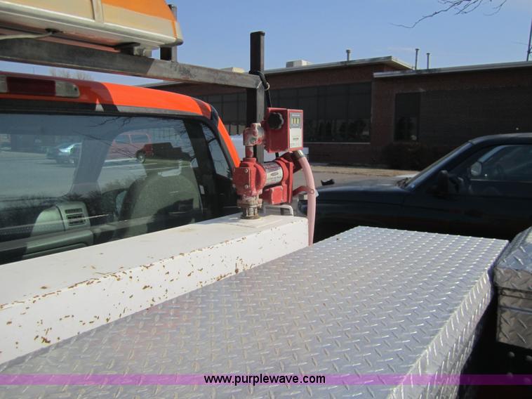 image for item 6439 2003 Ford F250 XL Super Duty pickup truck