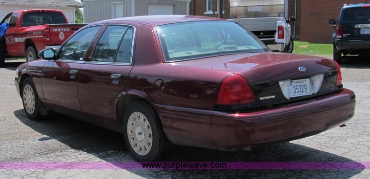 image for item 8988 2004 Ford Crown Victoria Police Interceptor