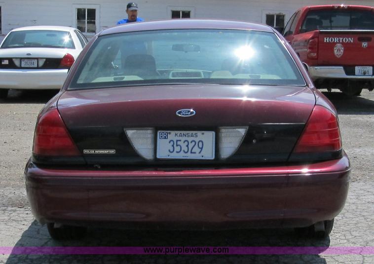 image for item 8988 2004 Ford Crown Victoria Police Interceptor