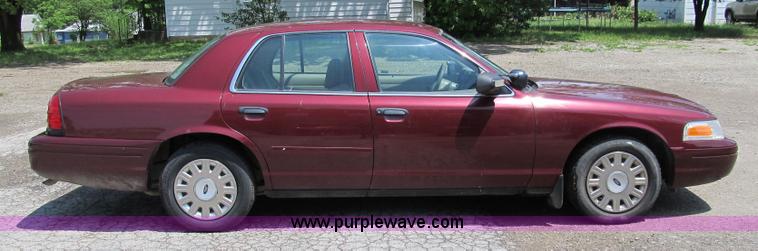 image for item 8988 2004 Ford Crown Victoria Police Interceptor