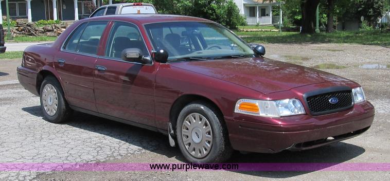 image for item 8988 2004 Ford Crown Victoria Police Interceptor