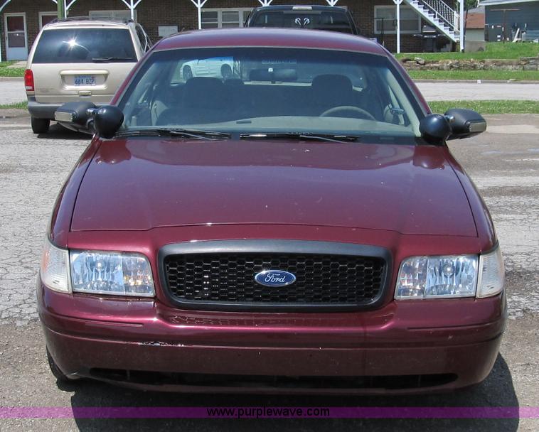 image for item 8988 2004 Ford Crown Victoria Police Interceptor