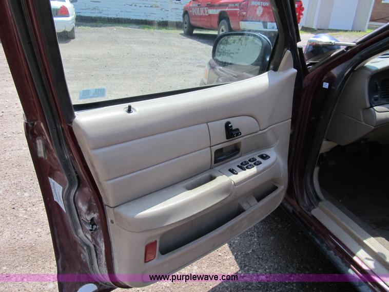 image for item 8988 2004 Ford Crown Victoria Police Interceptor