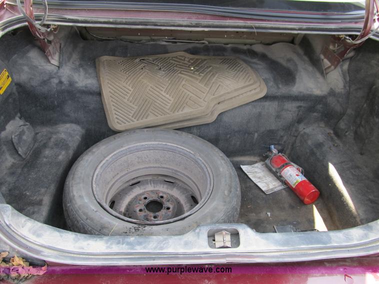 image for item 8988 2004 Ford Crown Victoria Police Interceptor