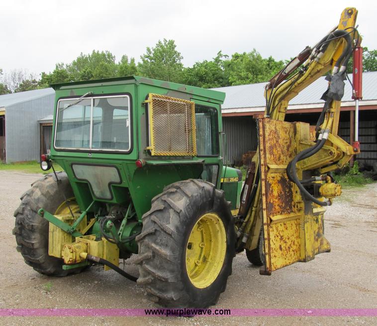 image for item 9010 1980 John Deere 2640A tractor